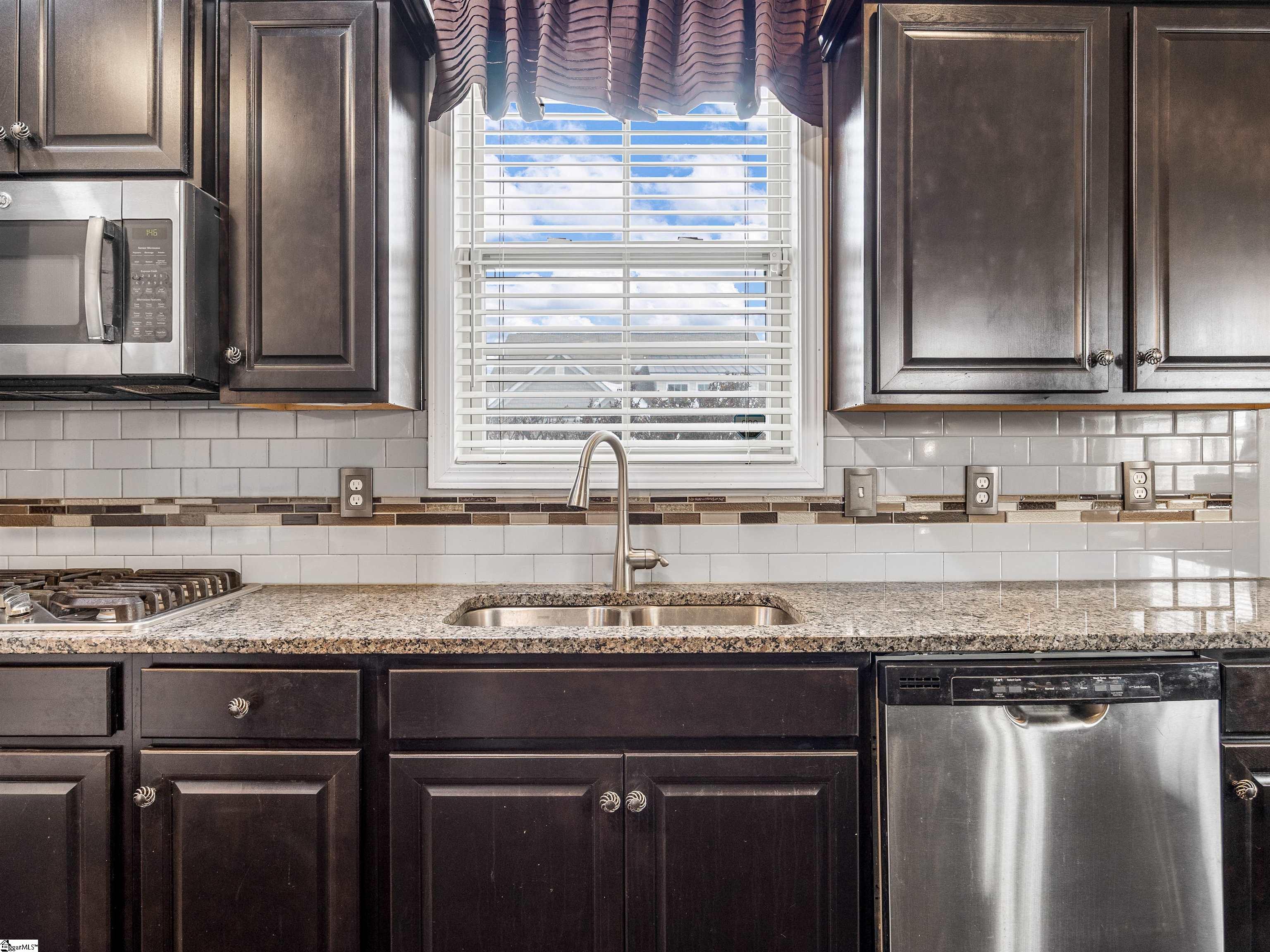 450 Bucklebury Road Greer, SC 29651 - Photo 12 of 47