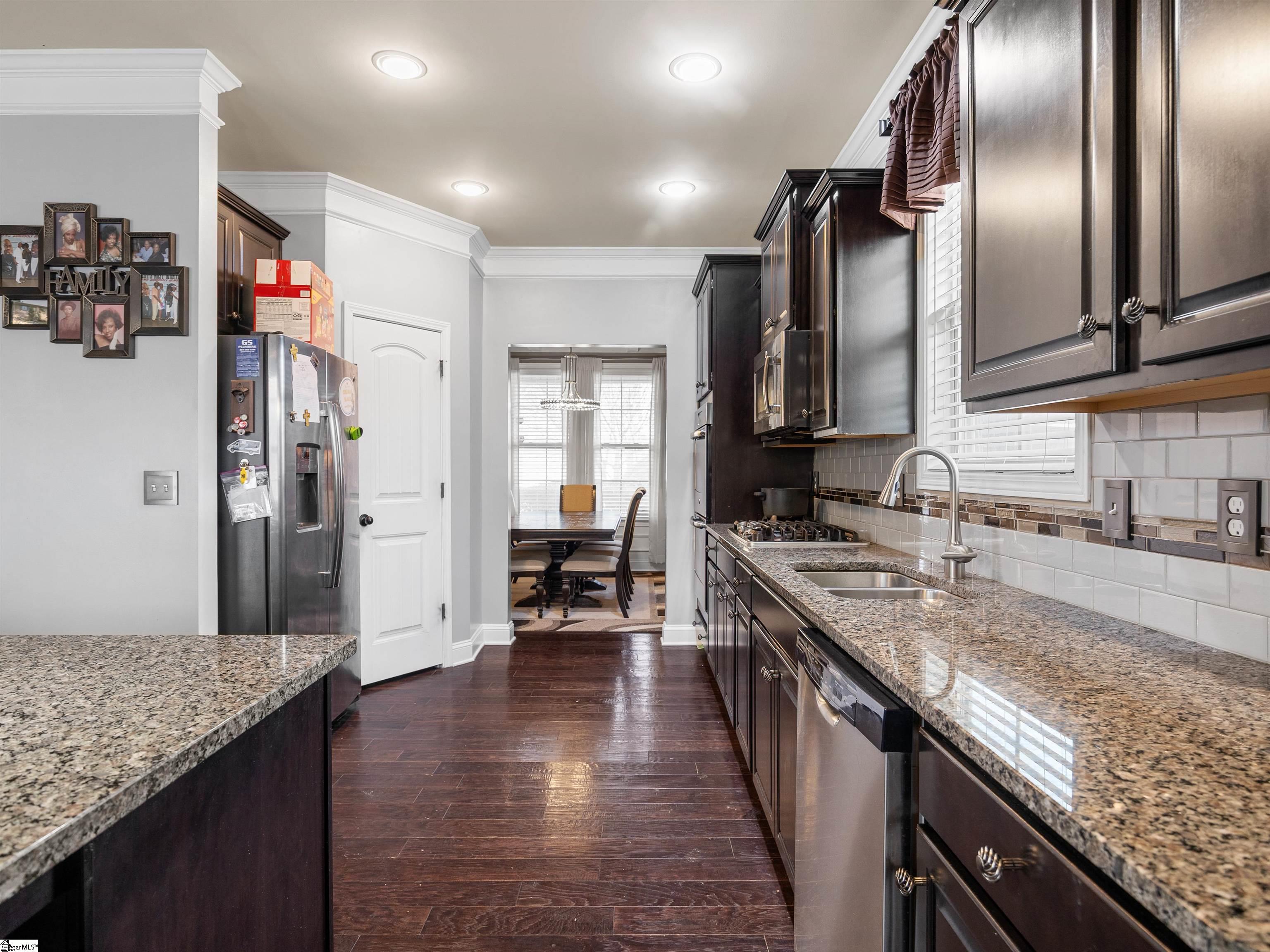 450 Bucklebury Road Greer, SC 29651 - Photo 9 of 47
