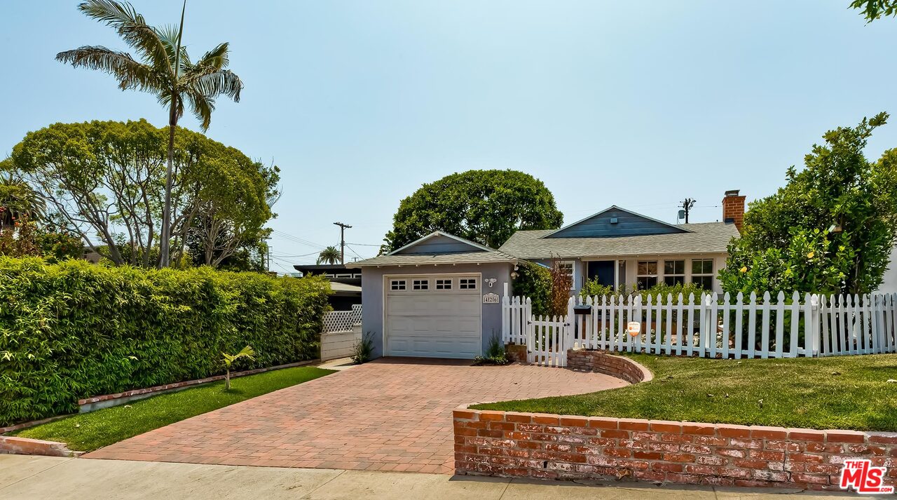 426 Manitoba Street Playa del Rey, CA 90293 - Photo 2 of 29