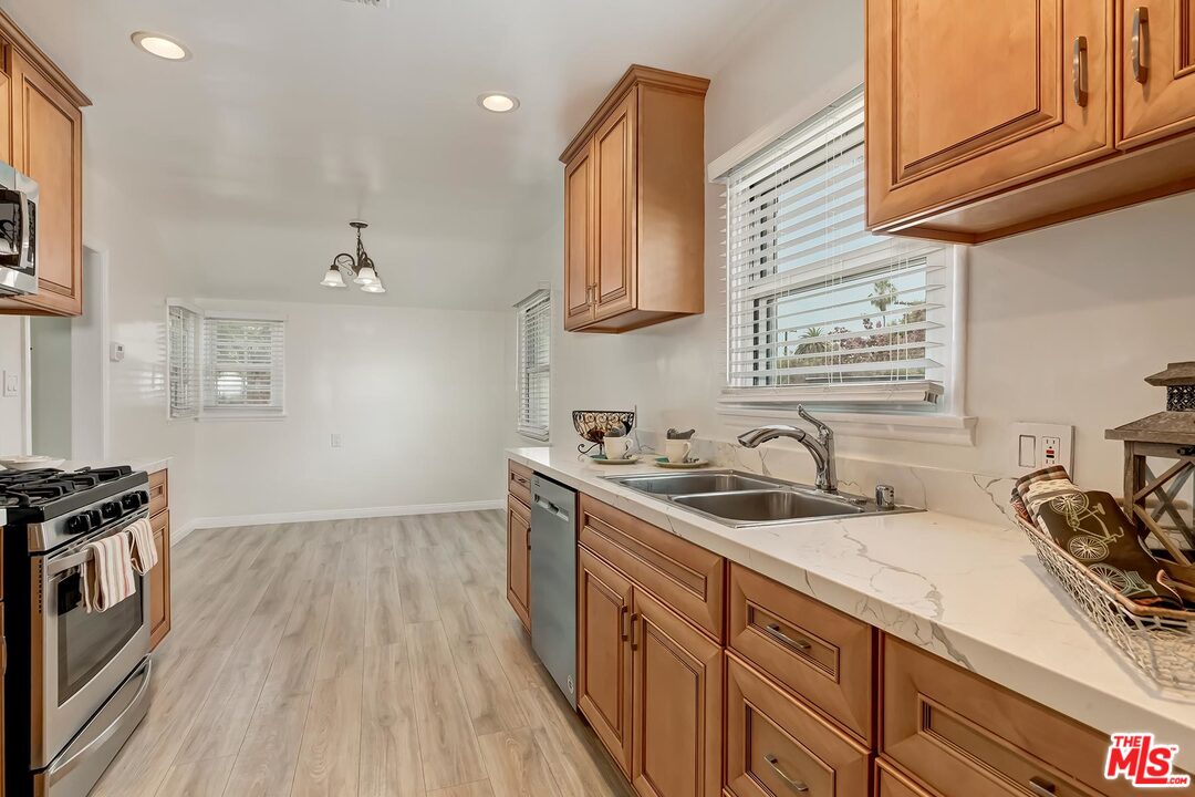 426 Manitoba Street Playa del Rey, CA 90293 - Photo 12 of 29