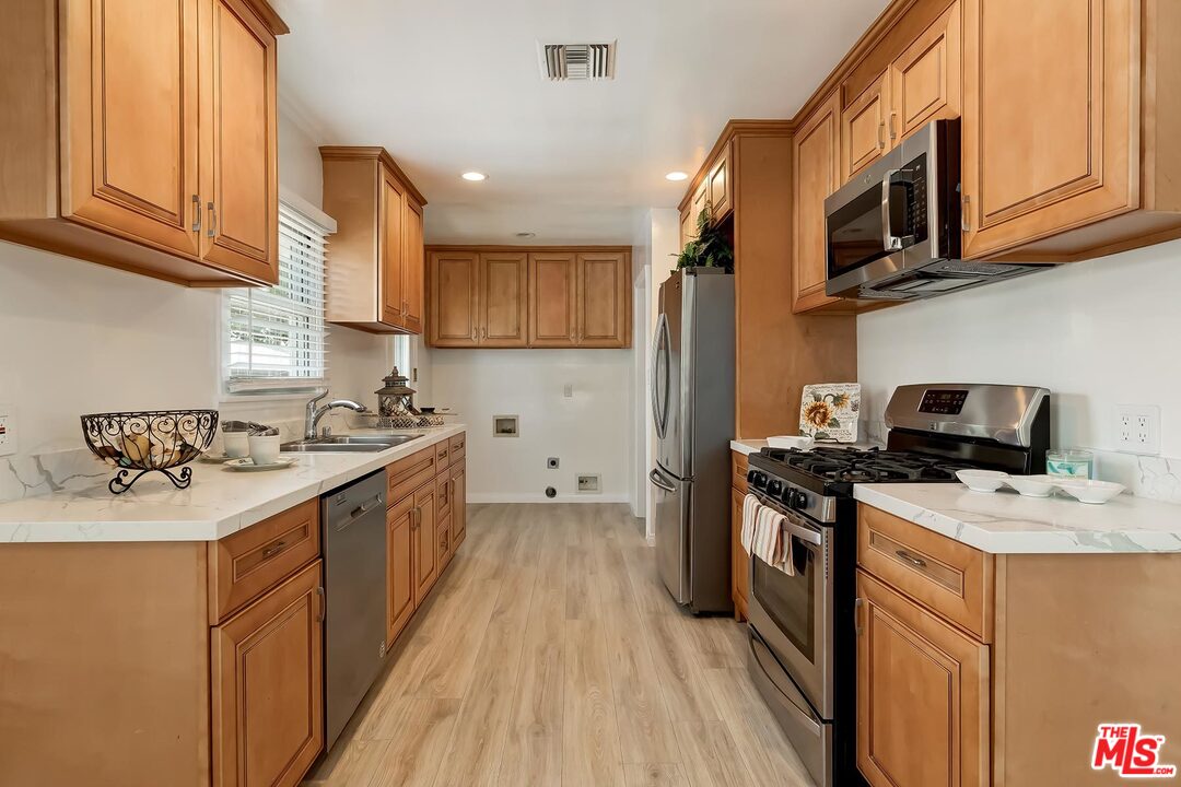 426 Manitoba Street Playa del Rey, CA 90293 - Photo 10 of 29