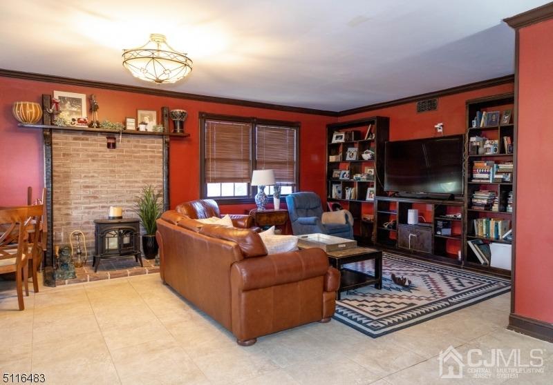 369 Martin Road Union, NJ 07083 - Photo 6 of 31