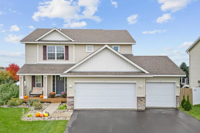 $550,000 | 20508 Hartford Way, Lakeville, MN 55044