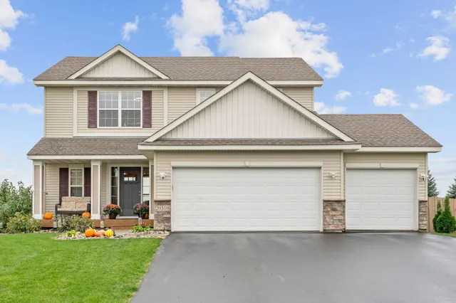 $550,000 | 20508 Hartford Way, Lakeville, MN 55044