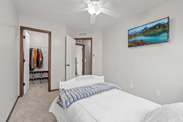 $550,000 | 20508 Hartford Way, Lakeville, MN 55044