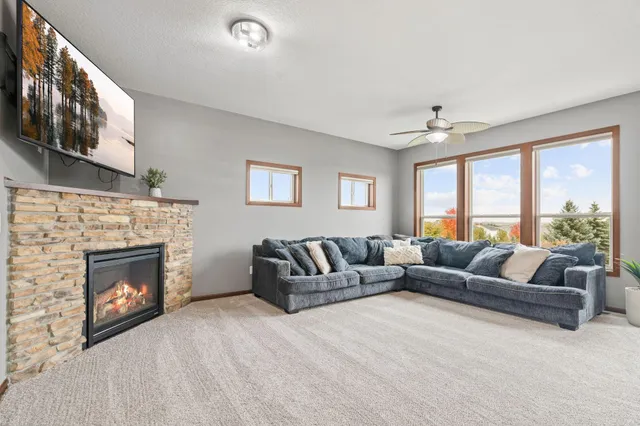 $550,000 | 20508 Hartford Way, Lakeville, MN 55044