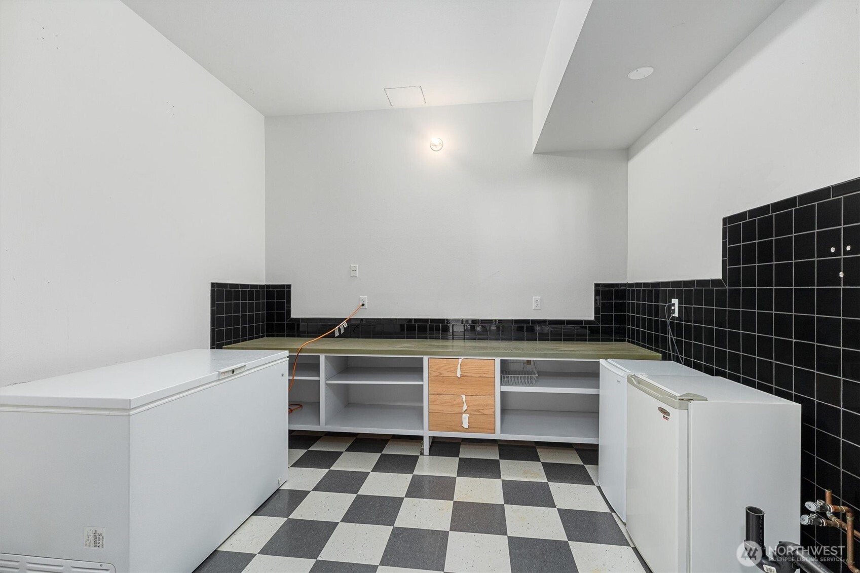 14405 Southwest Pohl Road Vashon, WA 98070 - Photo 21 of 40 Gallery Image 21