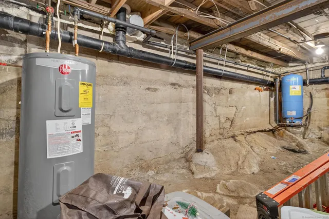 $239,000 | 15 Hazen Street, Chester, CT 06412