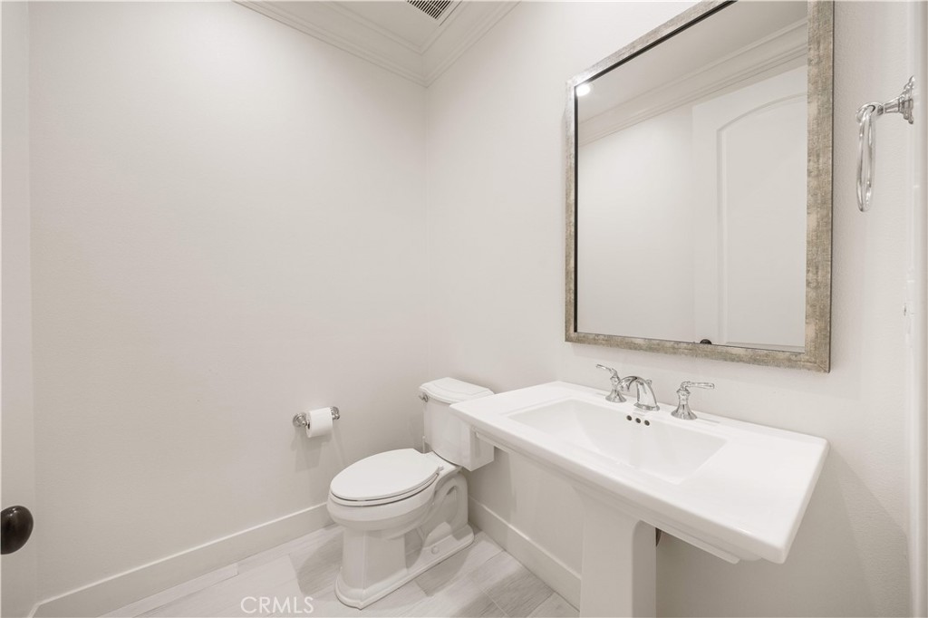 92 Interstellar Irvine, CA 92618 - Photo 14 of 64