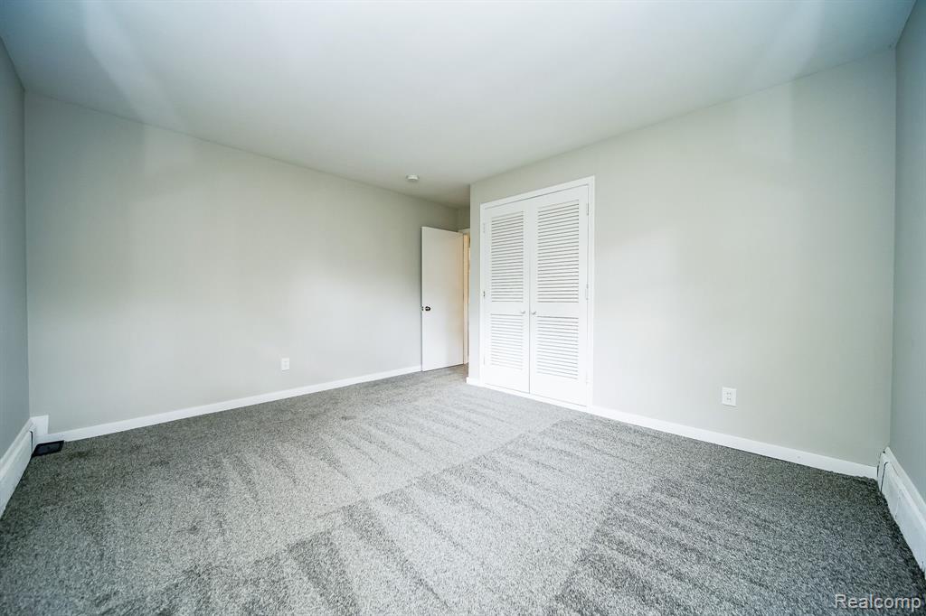 29200 Utley Road Farmington Hills, MI 48334 - Photo 35 of 64