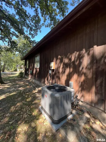 $149,900 | 420 North 9th Street, Benton, IL 62812