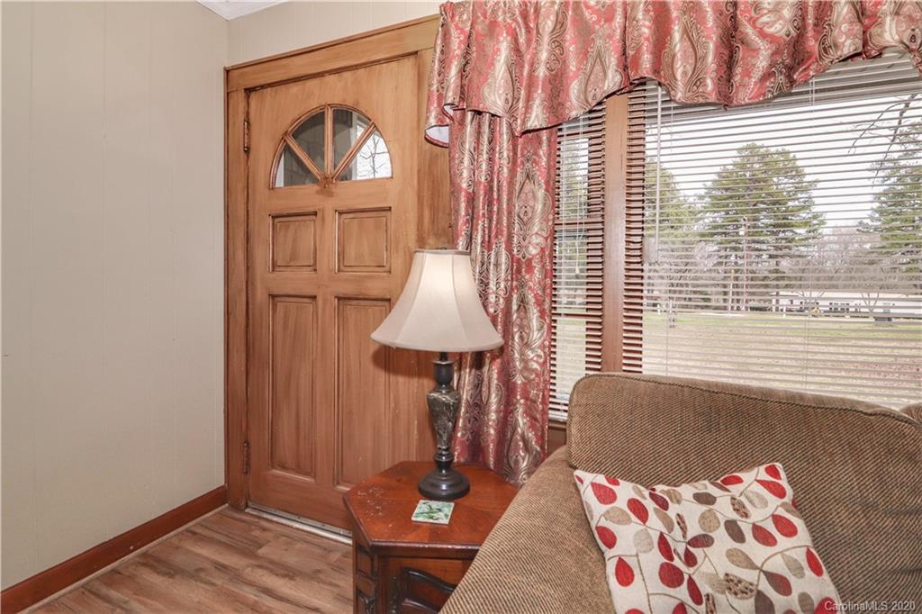 11149 Mooresville Road Davidson, NC 28036 - Photo 5 of 32 Gallery Image 5
