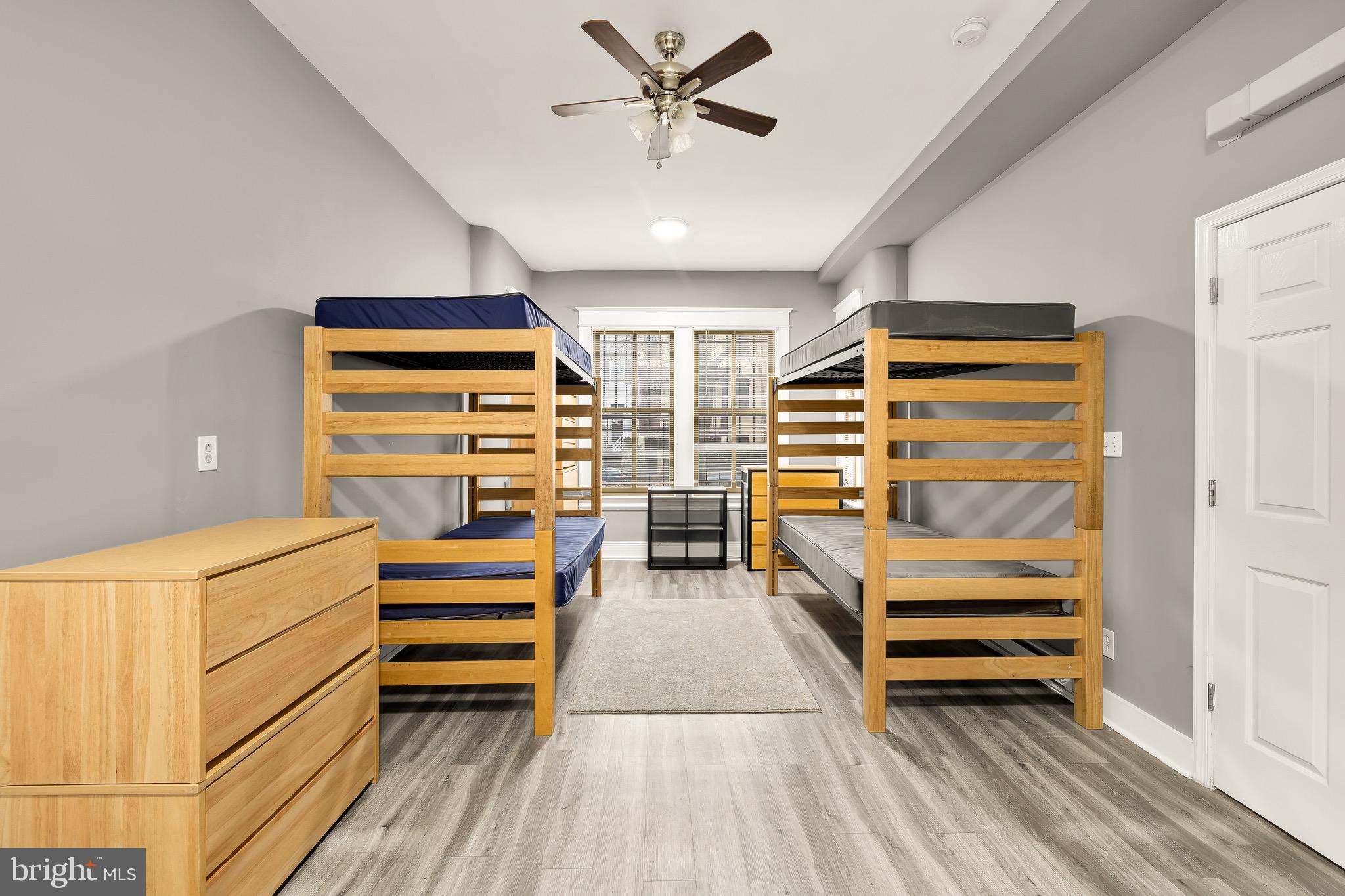 500 9th Street Southeast Washington, DC 20003 - Photo 10 of 34 a view of room with furniture and window