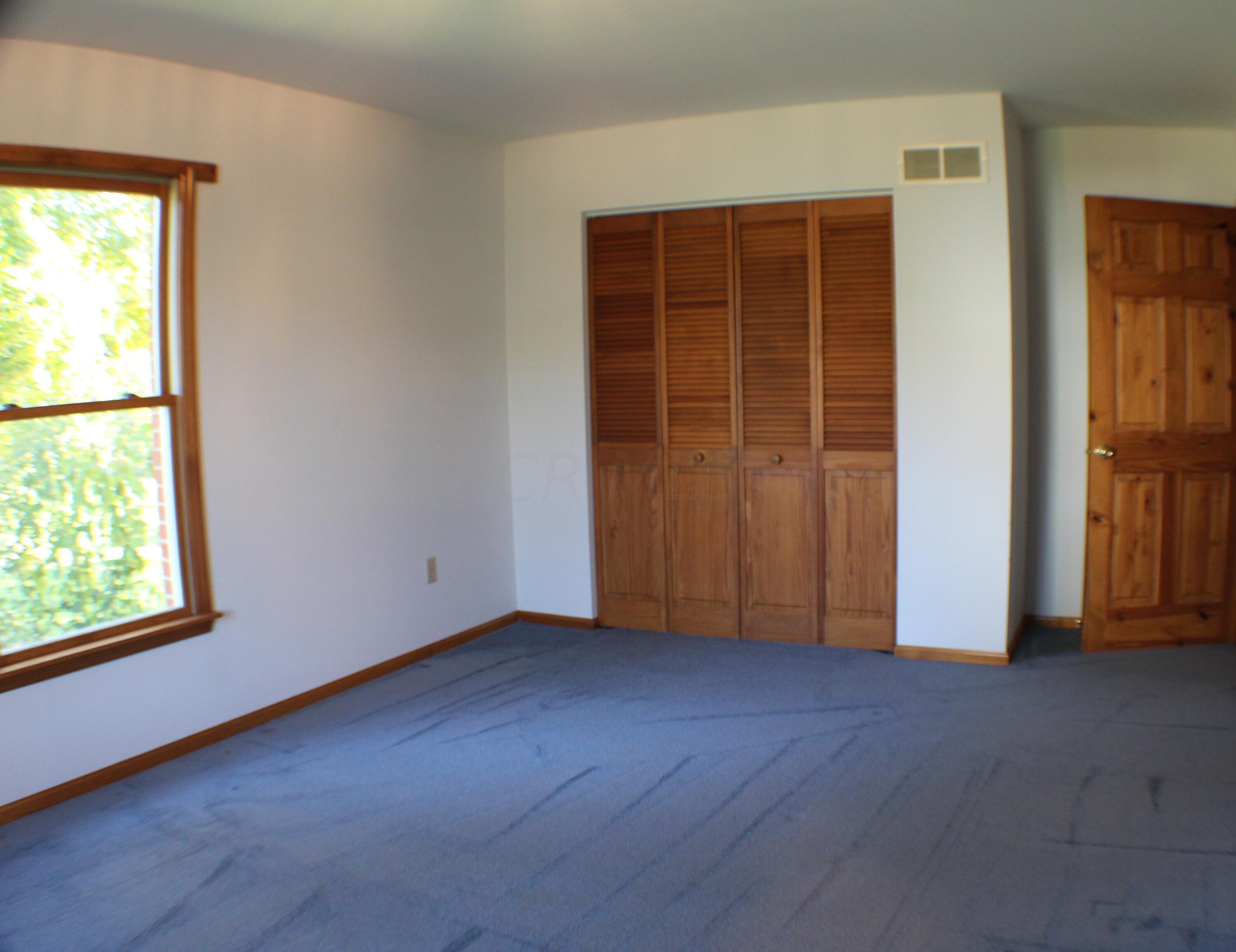 51 Hamburg Road Southwest Lancaster, OH 43130 - Photo 33 of 45 bedroom 2 closet