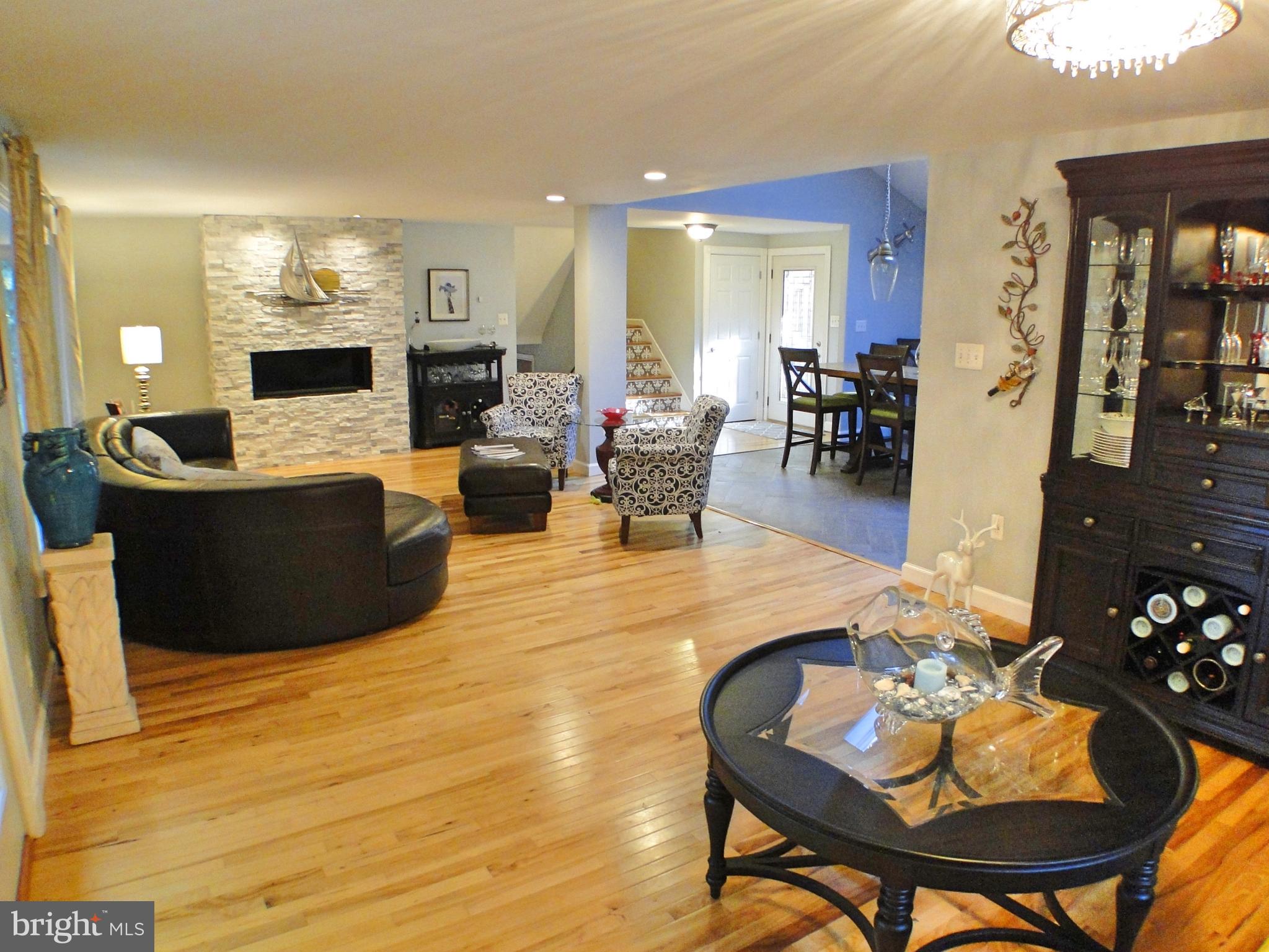 321 Paxon Hollow Road Media, PA 19063 - Photo 8 of 38 Amazing Open Space and Hardwood Floors