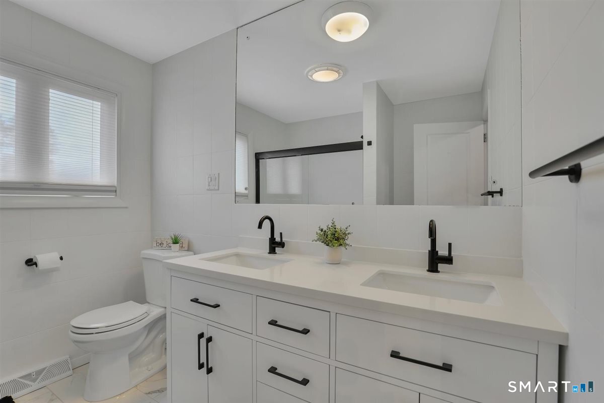 2 Cascade Road West Hartford, CT 06117 - Photo 13 of 33