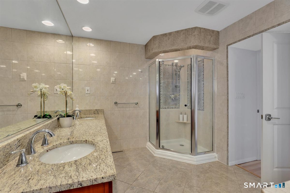 2 Cascade Road West Hartford, CT 06117 - Photo 19 of 33