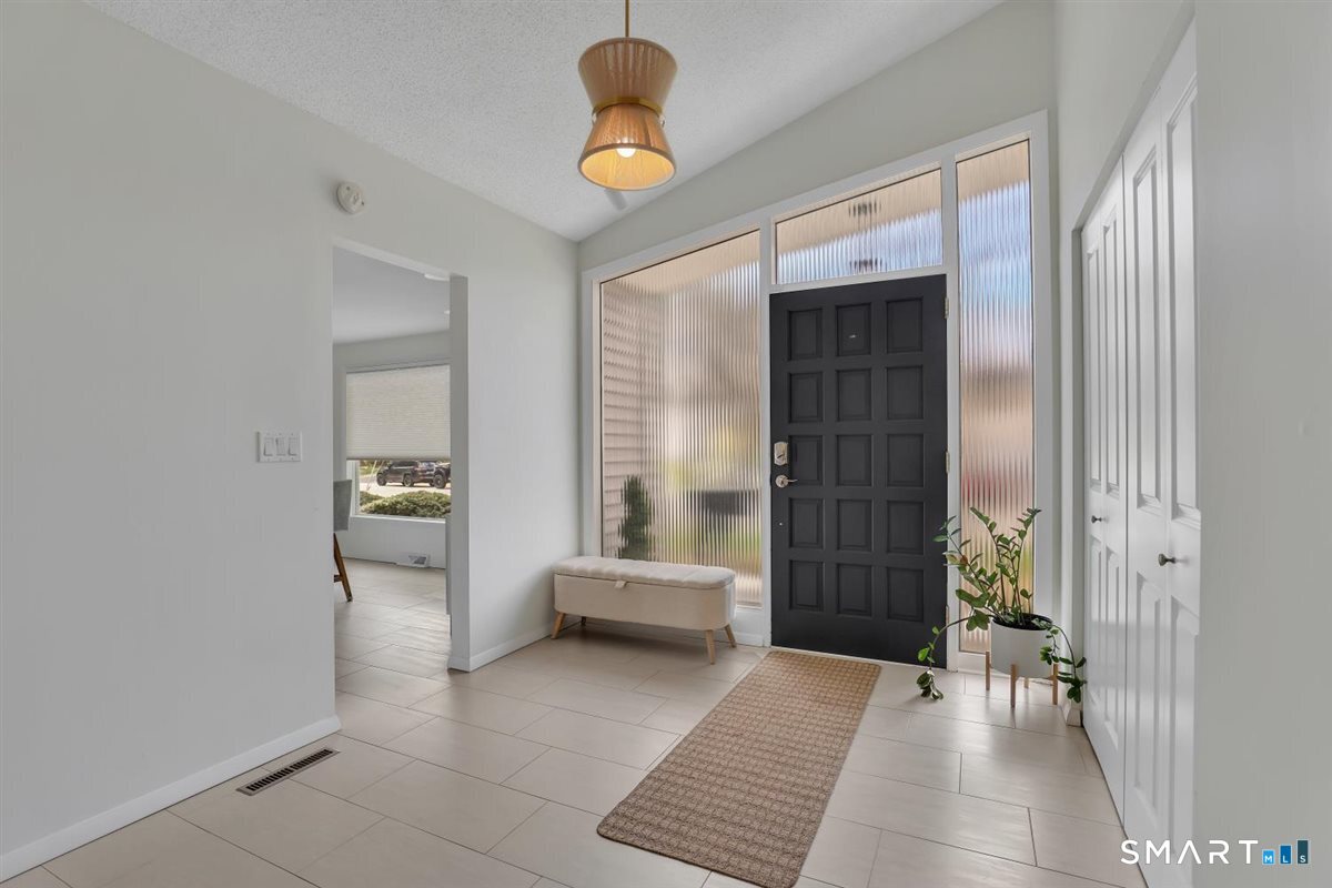 2 Cascade Road West Hartford, CT 06117 - Photo 2 of 33