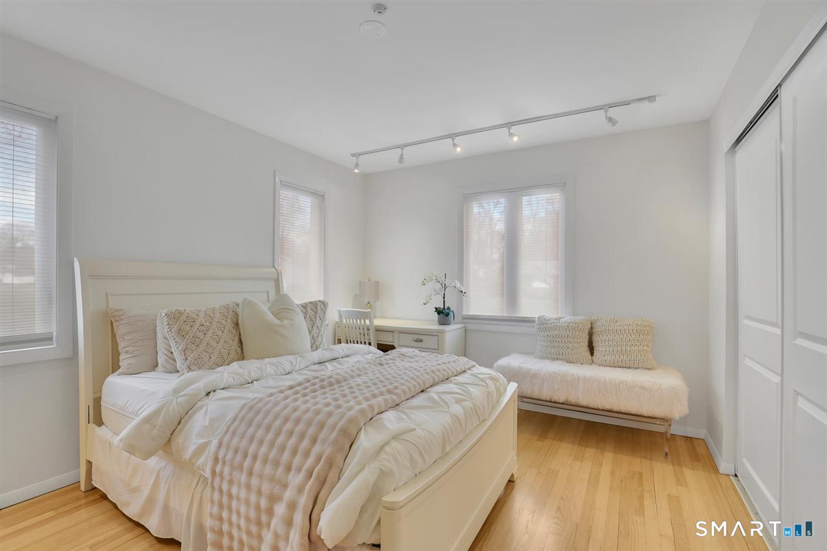 2 Cascade Road West Hartford, CT 06117 - Photo 23 of 33