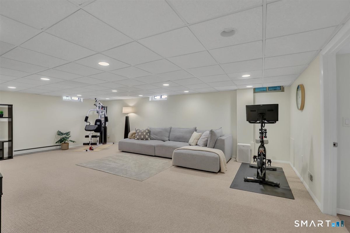 2 Cascade Road West Hartford, CT 06117 - Photo 25 of 33