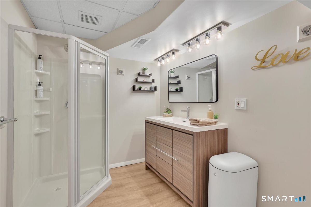 2 Cascade Road West Hartford, CT 06117 - Photo 26 of 33