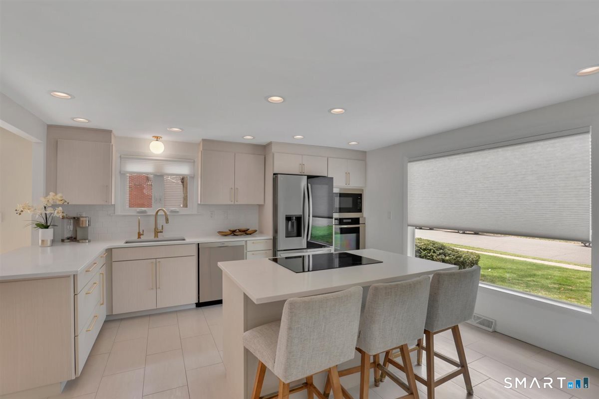 2 Cascade Road West Hartford, CT 06117 - Photo 6 of 33