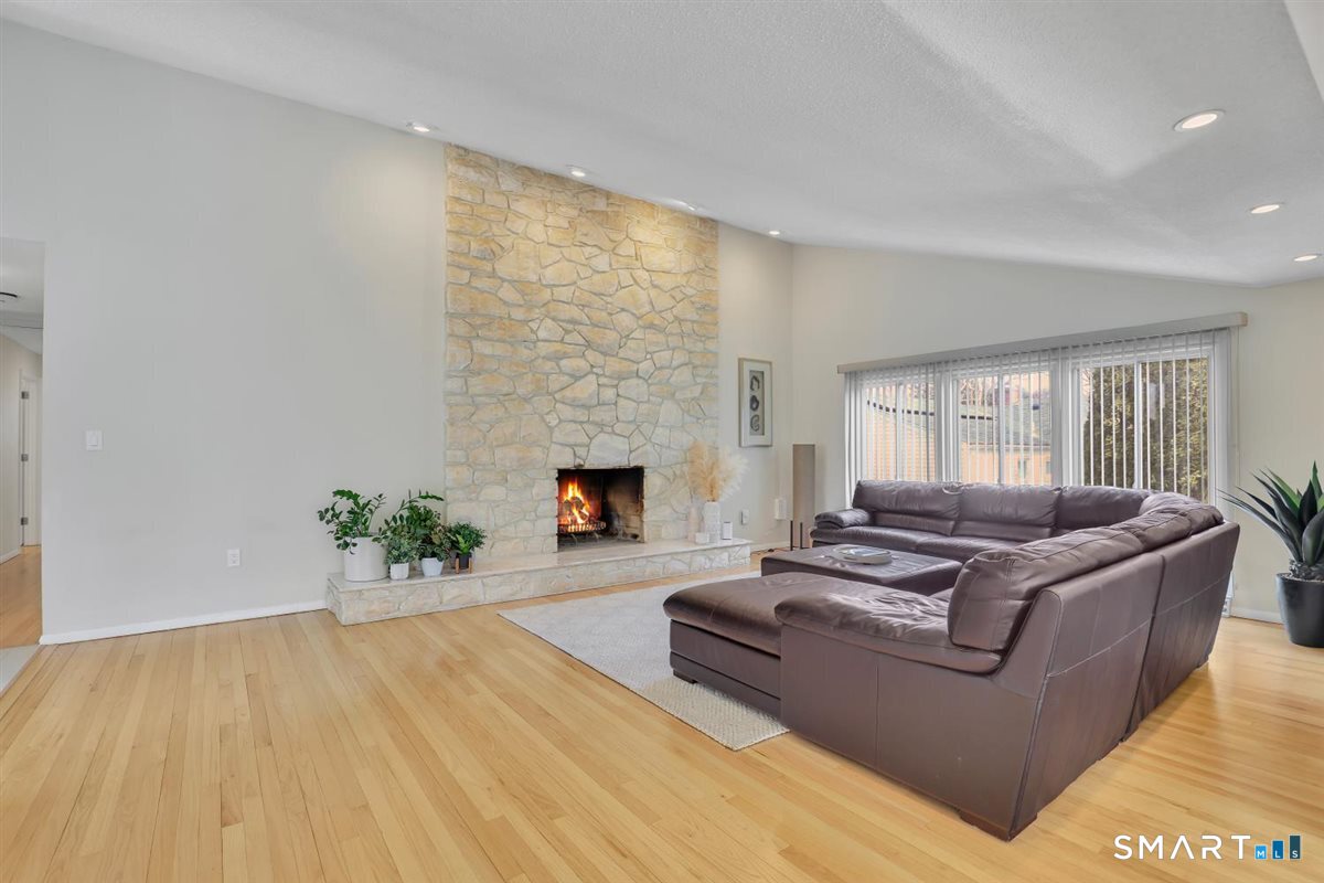 2 Cascade Road West Hartford, CT 06117 - Photo 7 of 33