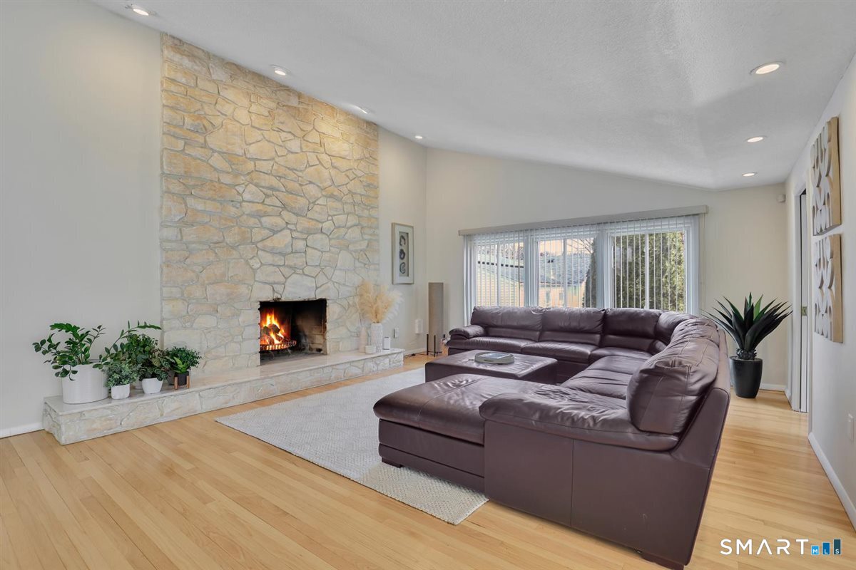 2 Cascade Road West Hartford, CT 06117 - Photo 9 of 33