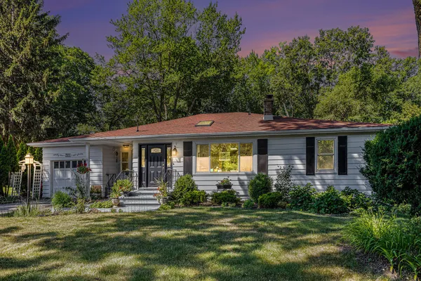 $539,900 | 208 South Barker Street, New Buffalo, MI 49117