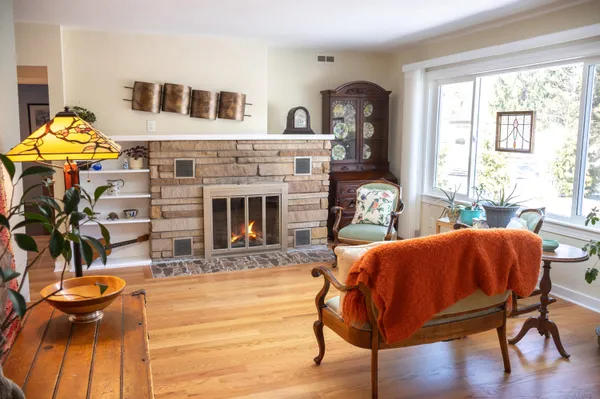 $539,900 | 208 South Barker Street, New Buffalo, MI 49117