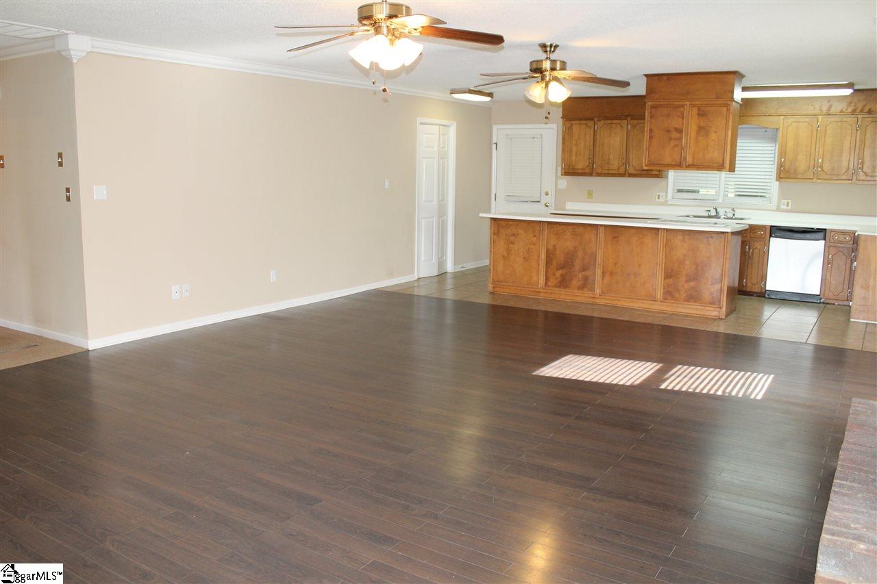 140 Wingo Road Roebuck, SC 29376 - Photo 7 of 28 Gallery Image 7