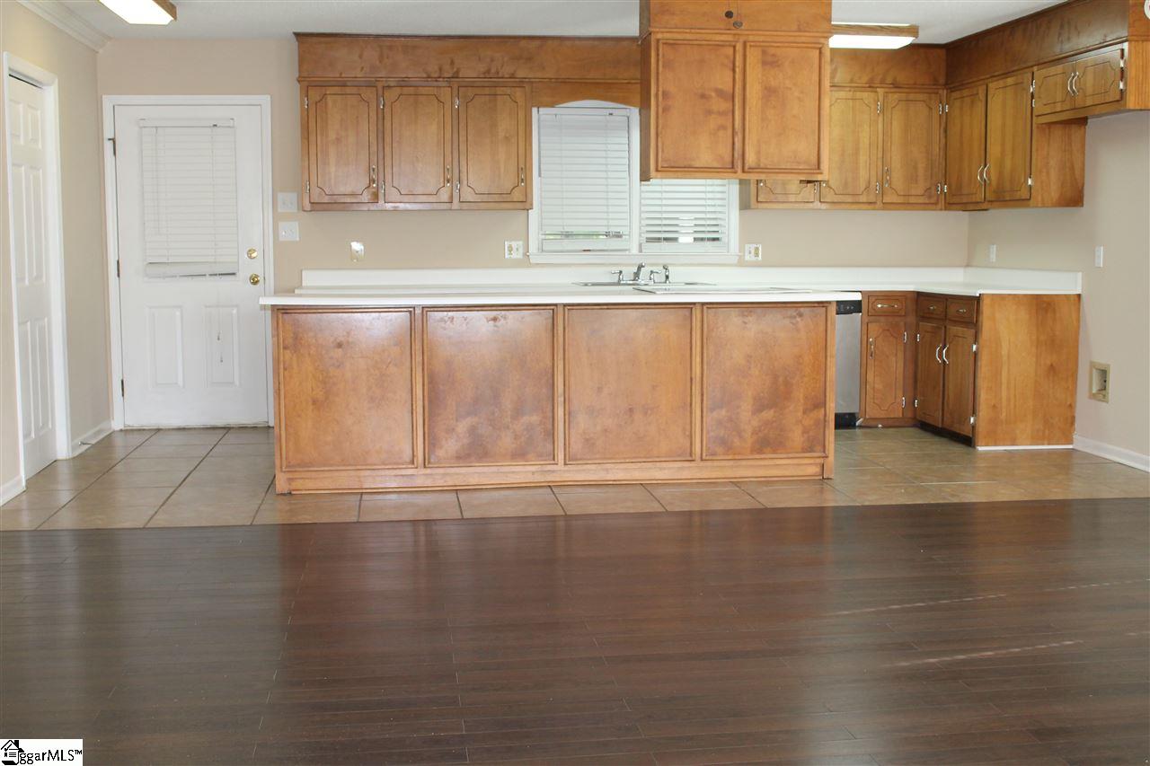 140 Wingo Road Roebuck, SC 29376 - Photo 8 of 28 Gallery Image 8