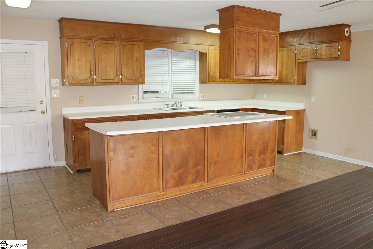 140 Wingo Road Roebuck, SC 29376 - Photo 10 of 28 Gallery Image 10