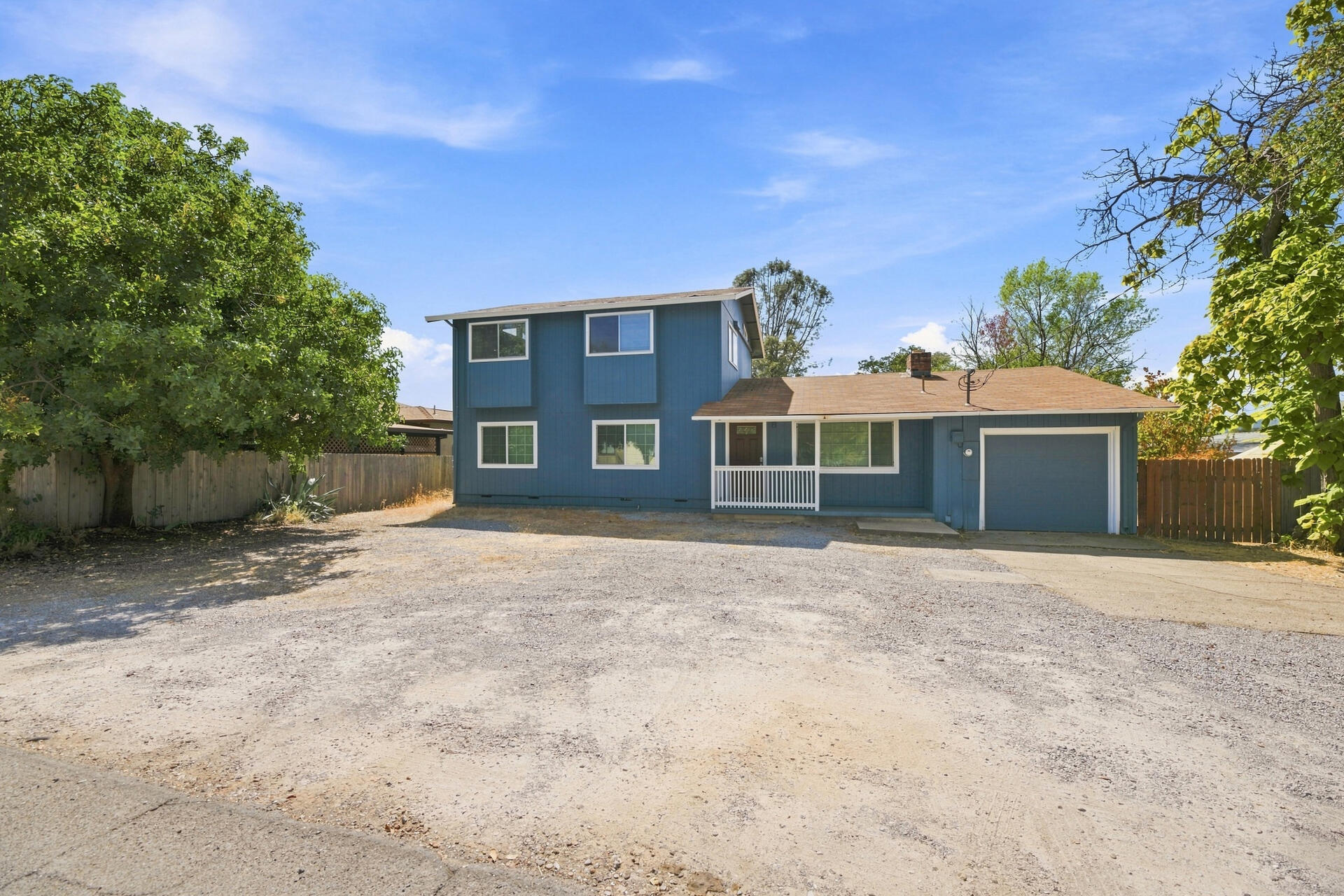 646 Ridge Road Redding, CA 96003 - Photo 40 of 41 Front of Home