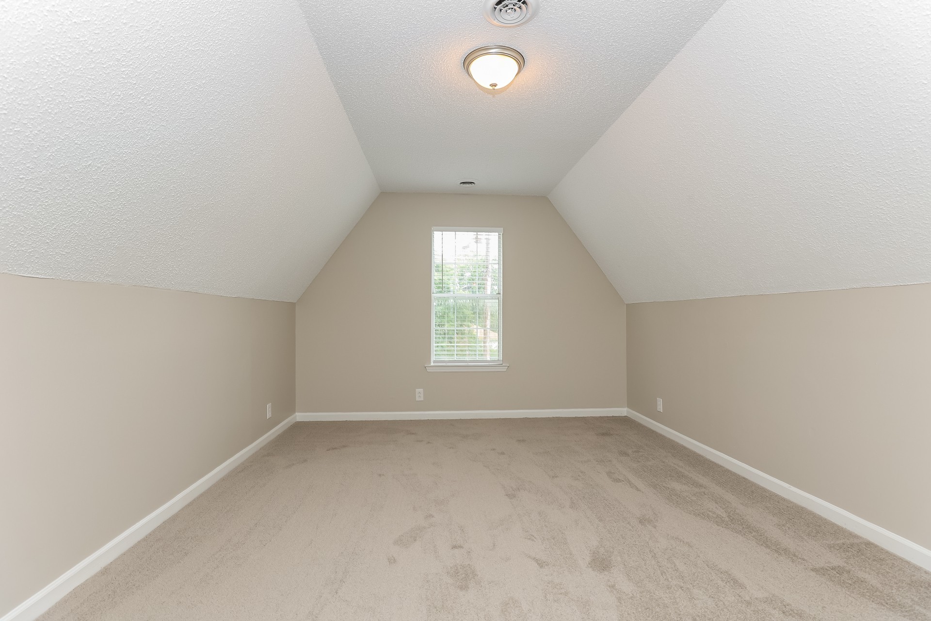 2503 Splinter Court Murfreesboro, TN 37130 - Photo 11 of 17 an empty room with a window