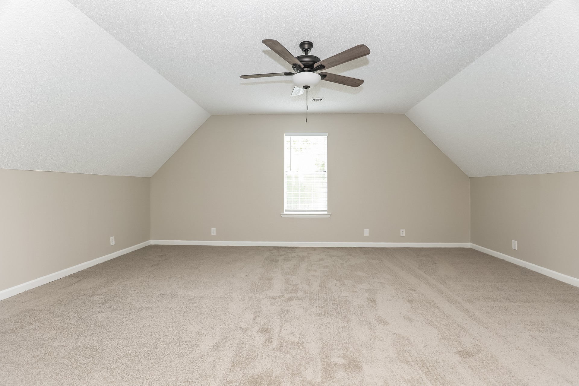 2503 Splinter Court Murfreesboro, TN 37130 - Photo 12 of 17 an empty room