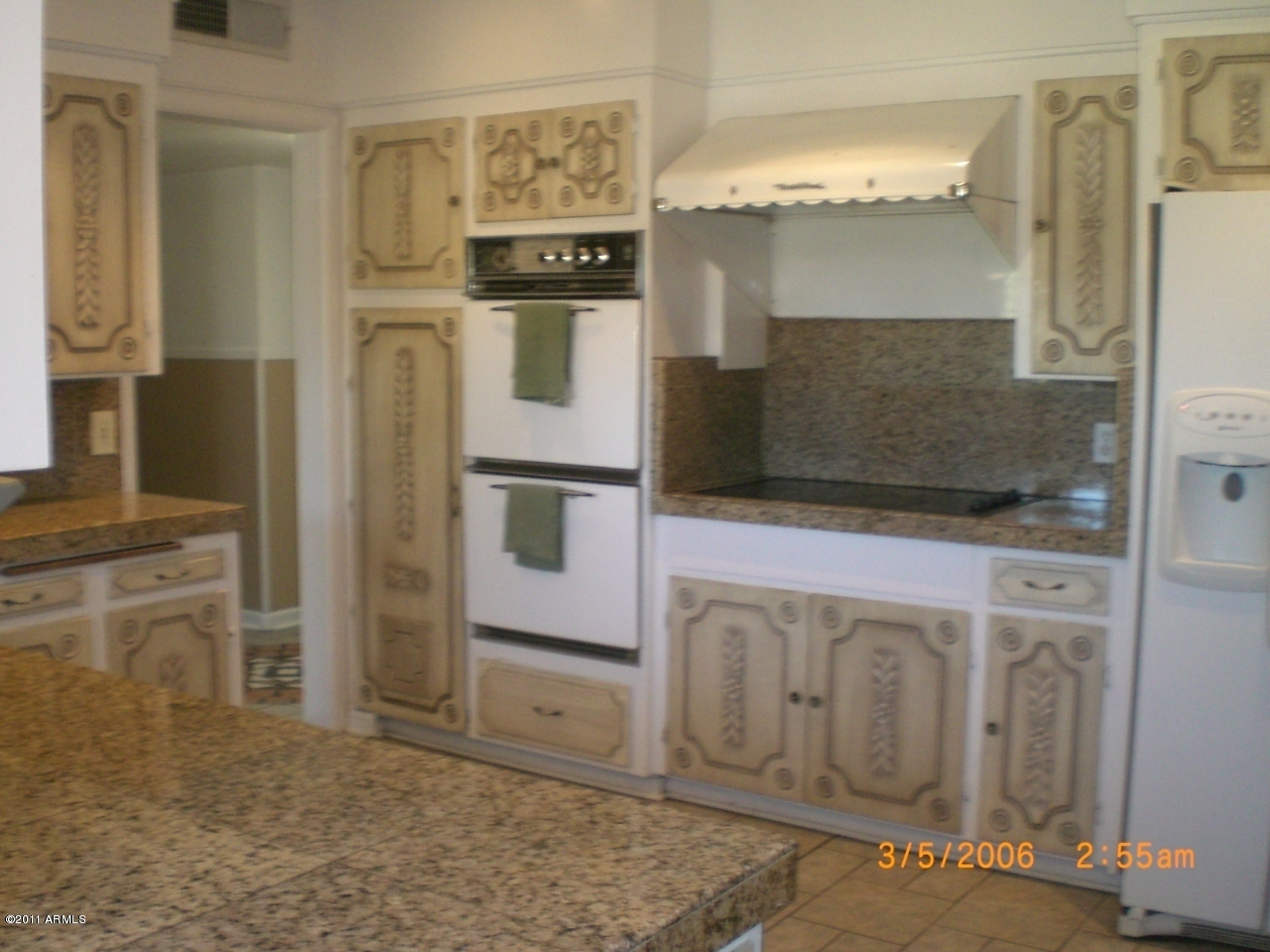 49 East Greenway Road Phoenix, AZ 85042 - Photo 4 of 20 Kitchen