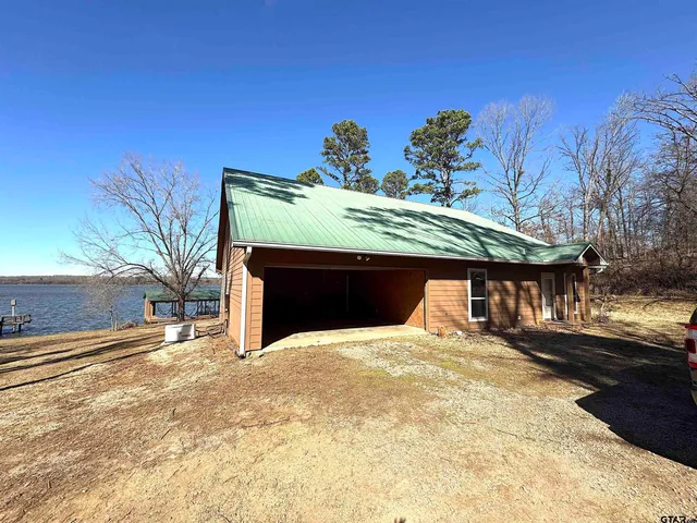 a view of outdoor space yard and balcony