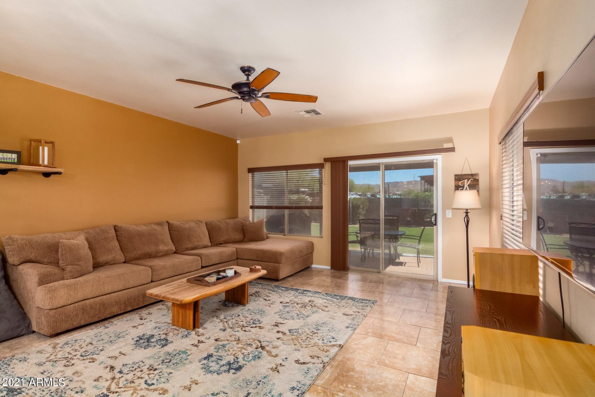 2107 West Carter Road Phoenix, AZ 85041 - Photo 3 of 19 Great Room-3