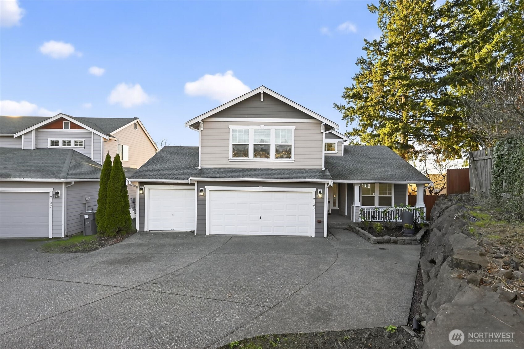 2103 Northeast 6th Circle Renton, WA 98056 - Photo 3 of 38