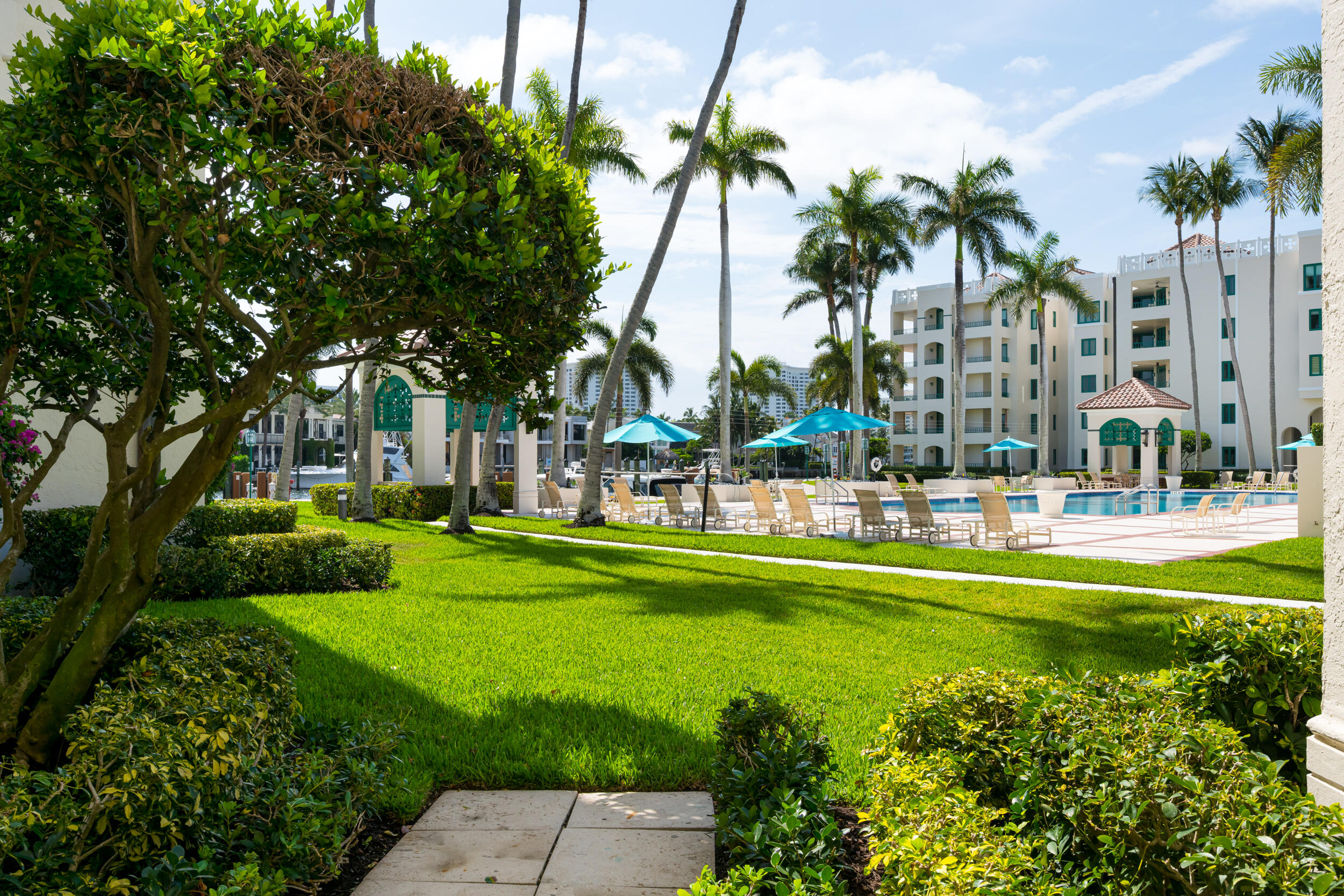 100 Southeast 5th Avenue, Unit 107 Boca Raton, FL 33432 - Photo 16 of 67 photo-19