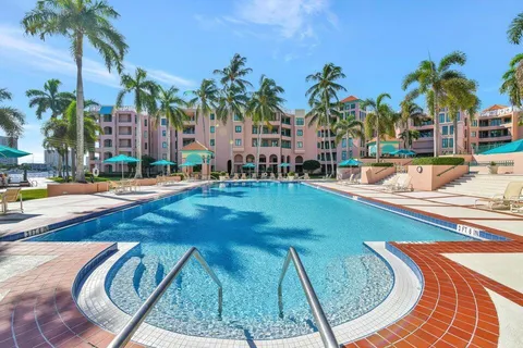 $975,000 | 100 Southeast 5th Avenue, Unit 107, Boca Raton, FL 33432
