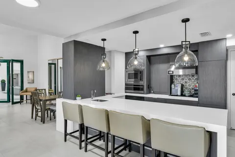 $975,000 | 100 Southeast 5th Avenue, Unit 107, Boca Raton, FL 33432