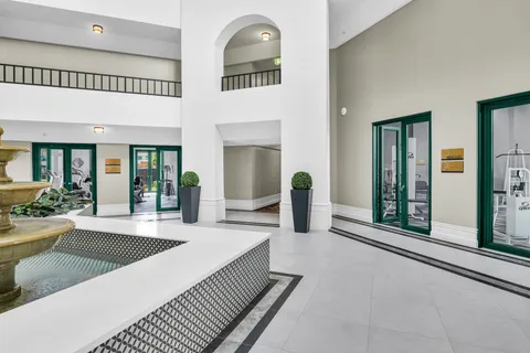 $975,000 | 100 Southeast 5th Avenue, Unit 107, Boca Raton, FL 33432