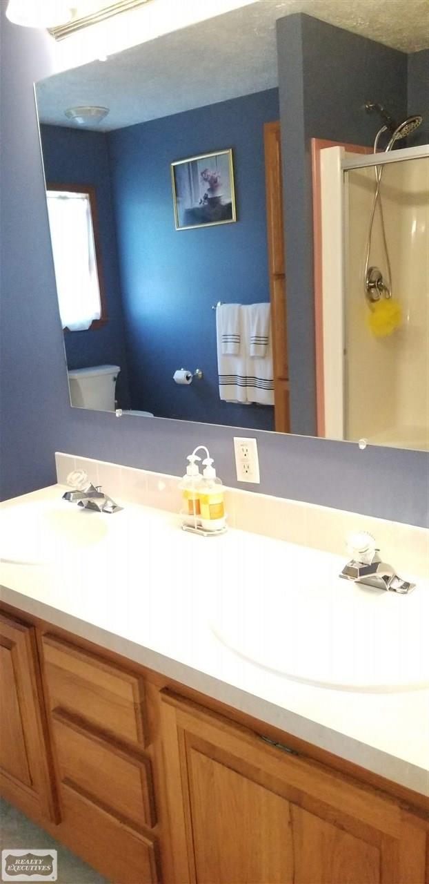 13847 Masters Road Allenton, MI 48002 - Photo 20 of 37 Double Vanity in Master Bath