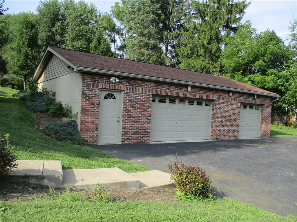 127 Valley Road Eighty Four, PA 15330 - Photo 3 of 24