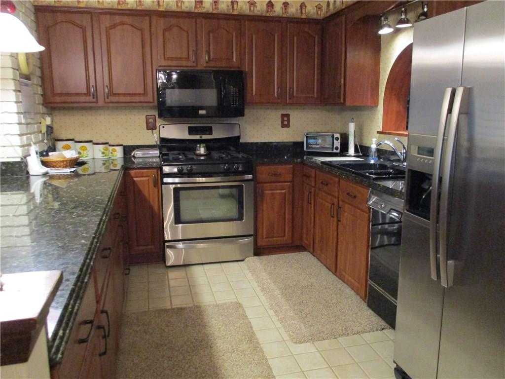 127 Valley Road Eighty Four, PA 15330 - Photo 9 of 24