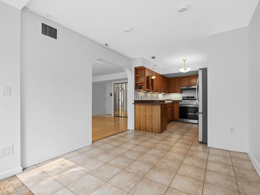 1731 Beacon Street, Unit 202 Brookline, MA 02445 - Photo 21 of 32