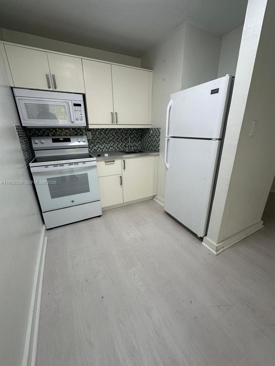 2025 Miami Road, Unit 8B Fort Lauderdale, FL 33316 - Photo 4 of 22