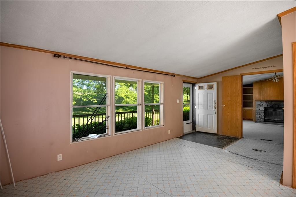 673 Pulaski Mercer Road Mercer, PA 16137 - Photo 18 of 23